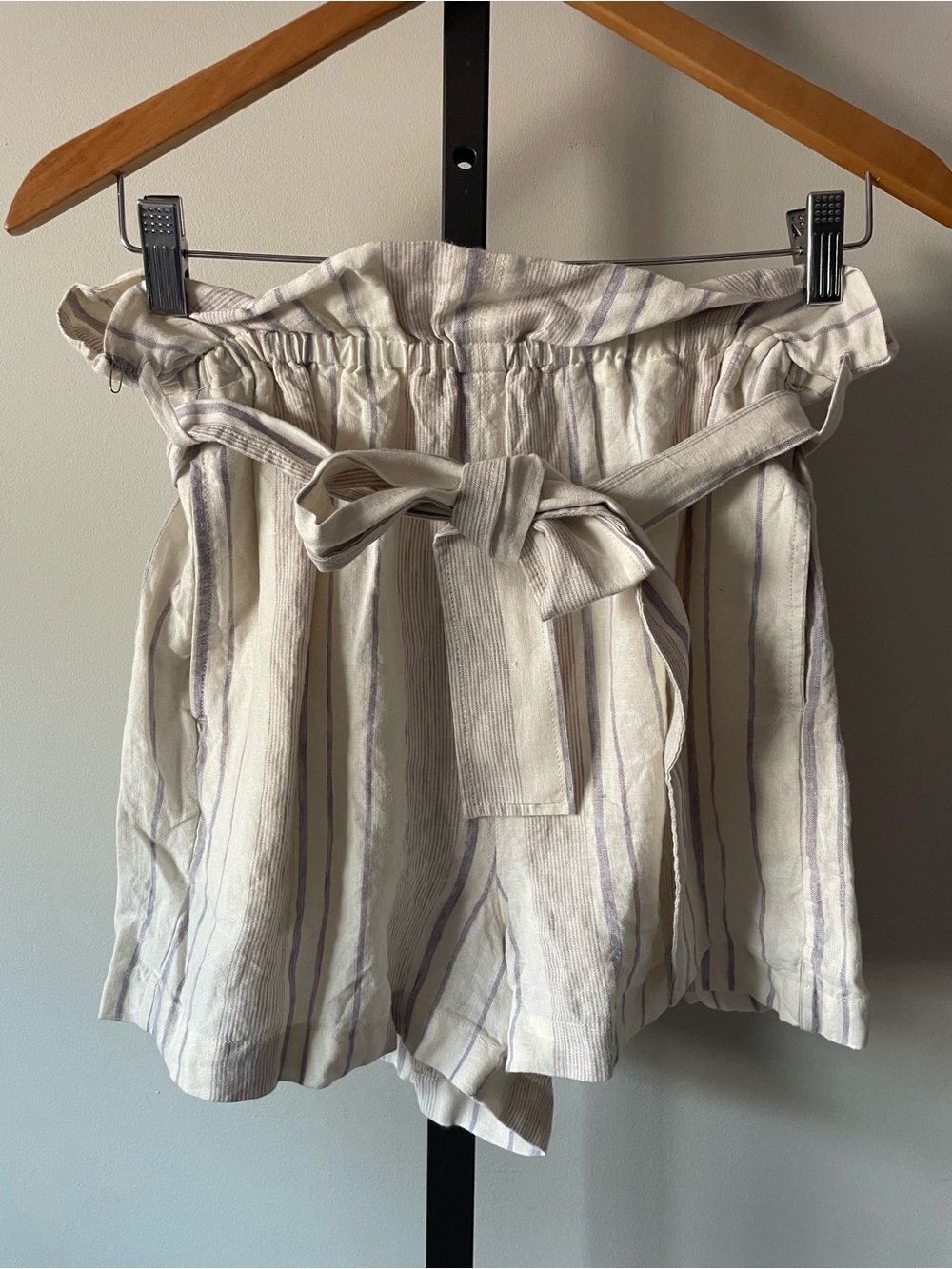 NEW Wilfred 100% Linen High Waisted Paperbag Shorts Blue Cream Striped